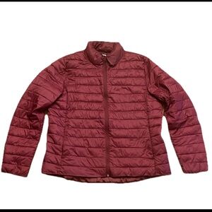 Old Navy Active Maroon Puffer Jacket full zip with zipper pockets.  Size XL
